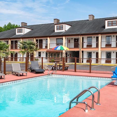 Baymont By Wyndham Commerce Ga Near Tanger Outlets Mall Luaran gambar