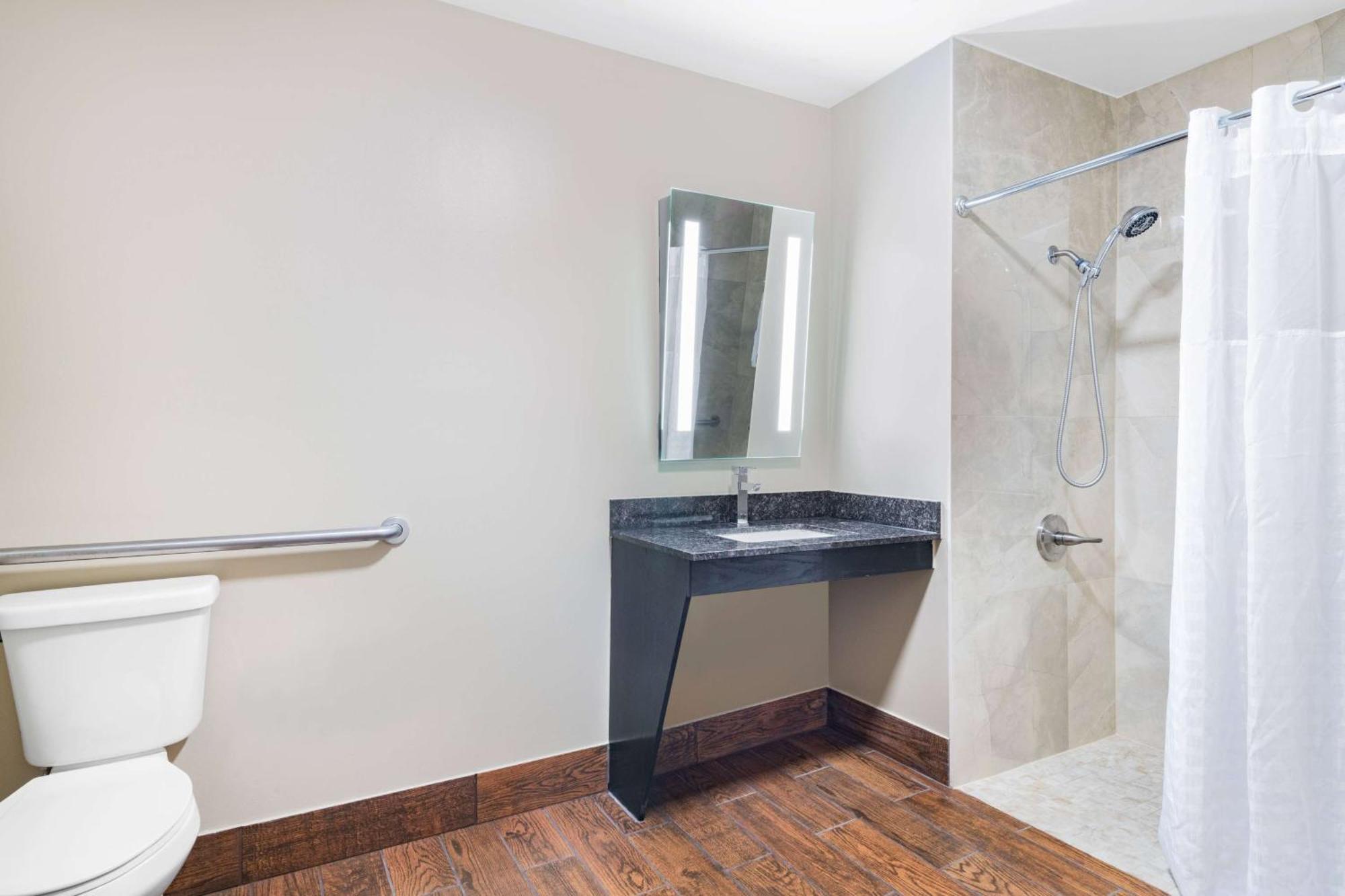 Baymont By Wyndham Commerce Ga Near Tanger Outlets Mall Luaran gambar