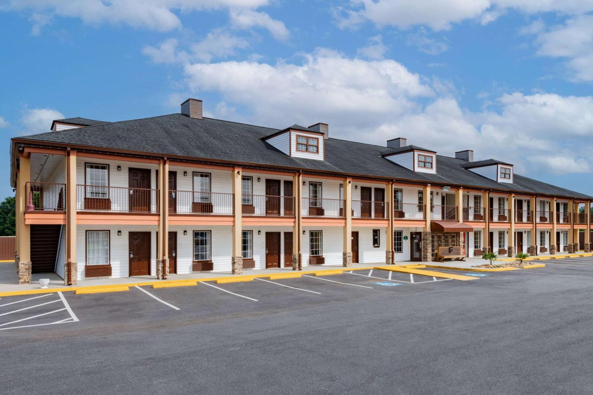 Baymont By Wyndham Commerce Ga Near Tanger Outlets Mall Luaran gambar
