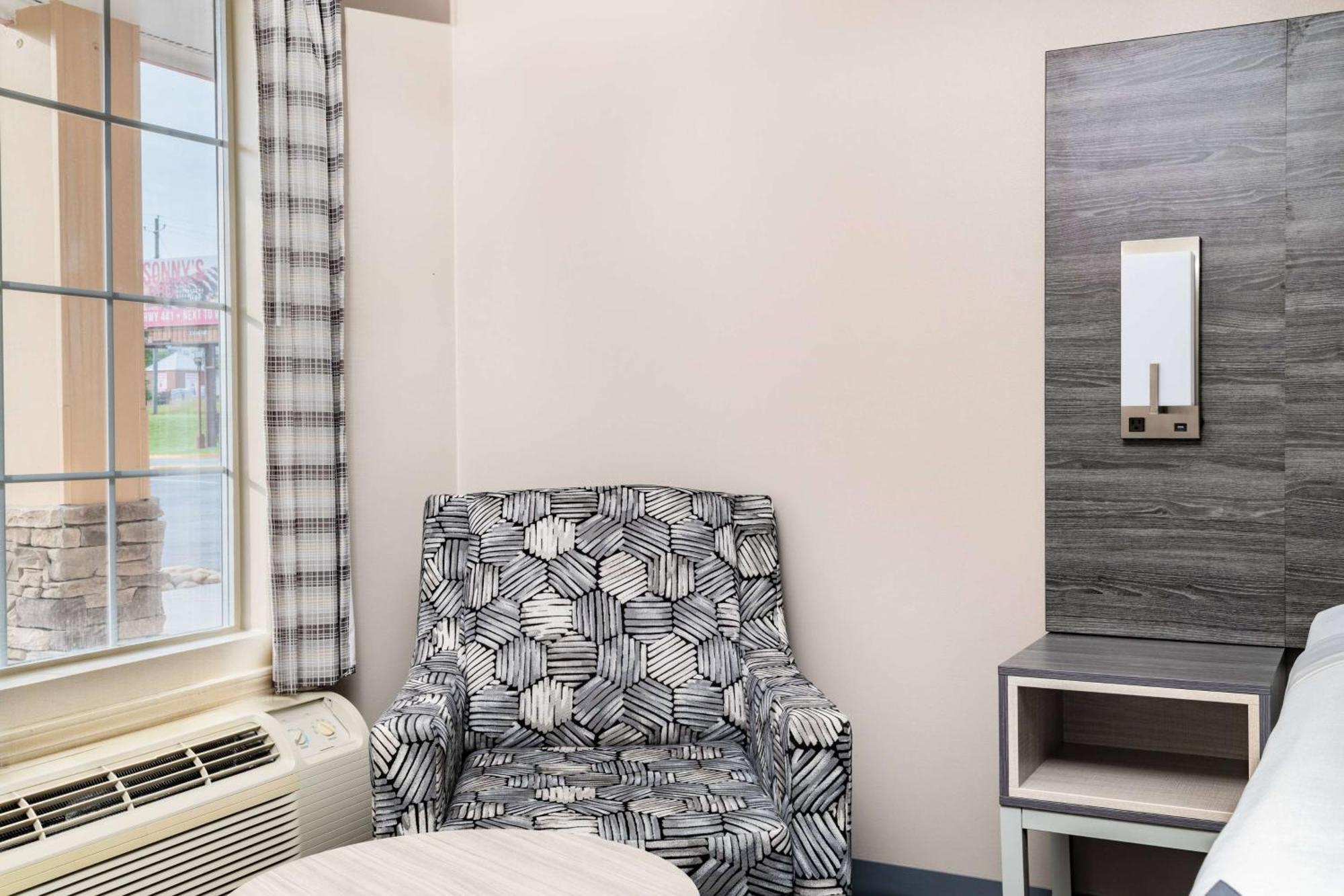 Baymont By Wyndham Commerce Ga Near Tanger Outlets Mall Luaran gambar