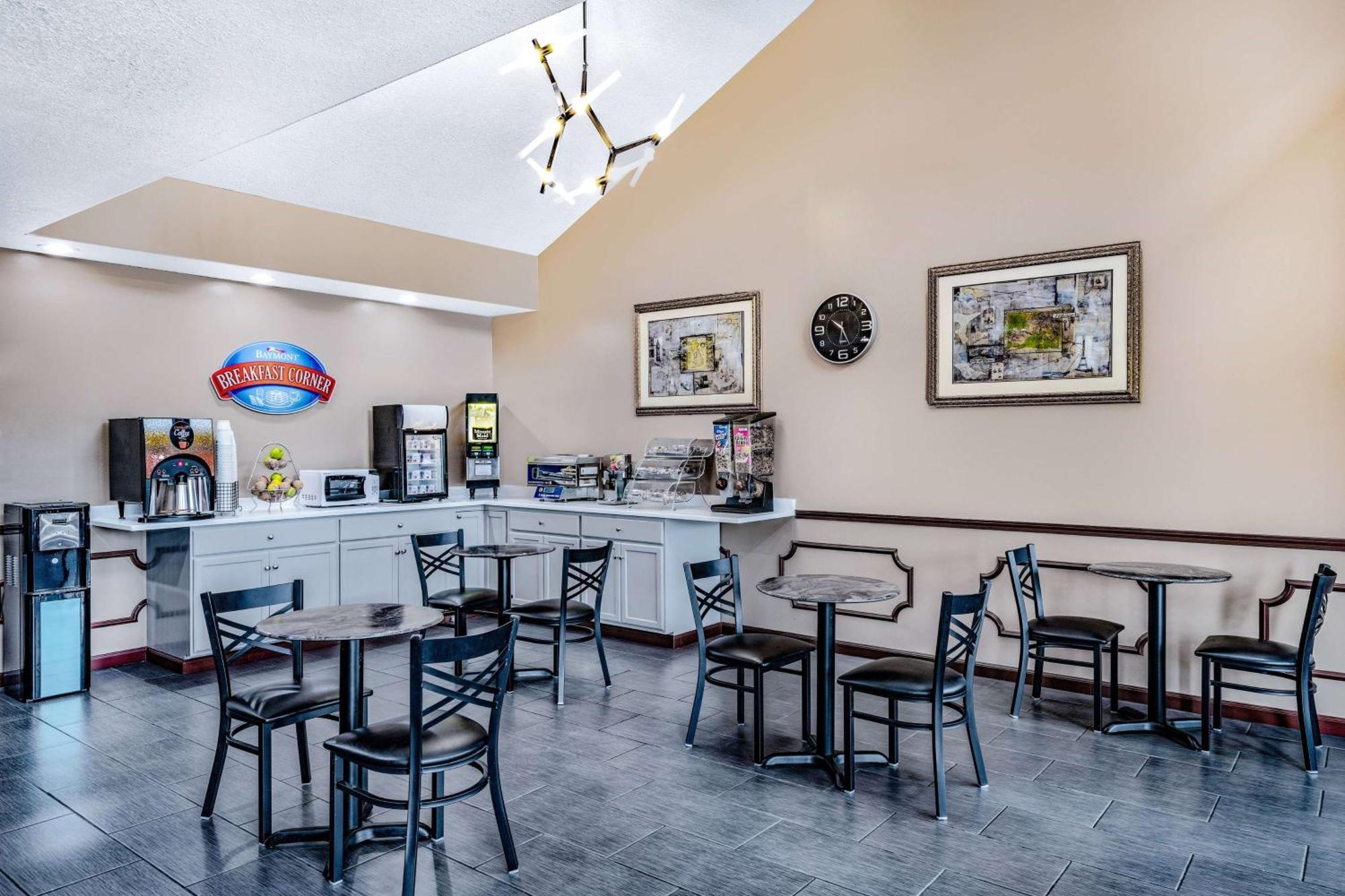 Baymont By Wyndham Commerce Ga Near Tanger Outlets Mall Luaran gambar