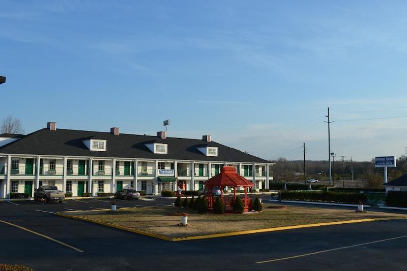 Baymont By Wyndham Commerce Ga Near Tanger Outlets Mall Luaran gambar